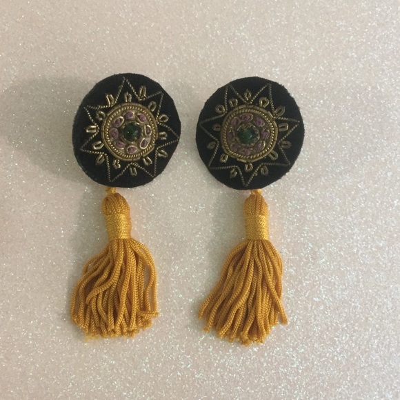 Vintage Jewelry - For @727sunxxxx 🛑$10/ Bundle🌹HP🌹Tassel Earrings